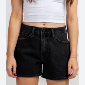 Style & Co- Mom Jean shorts Women size 8 black denim high rise cotton spandex